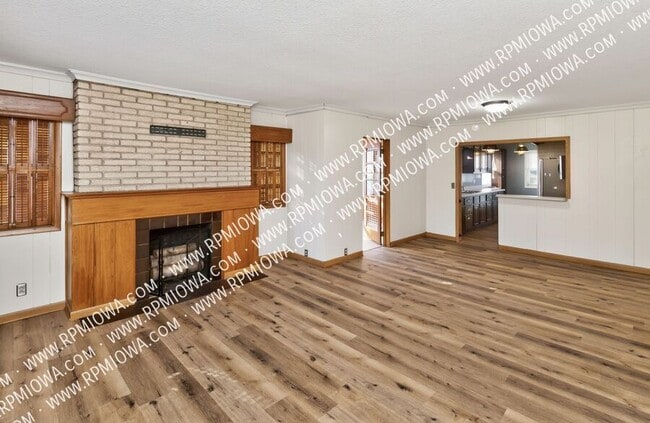 Building Photo - 3620 E 7th St