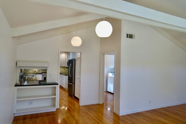 Building Photo - Third-Acre of Serenity