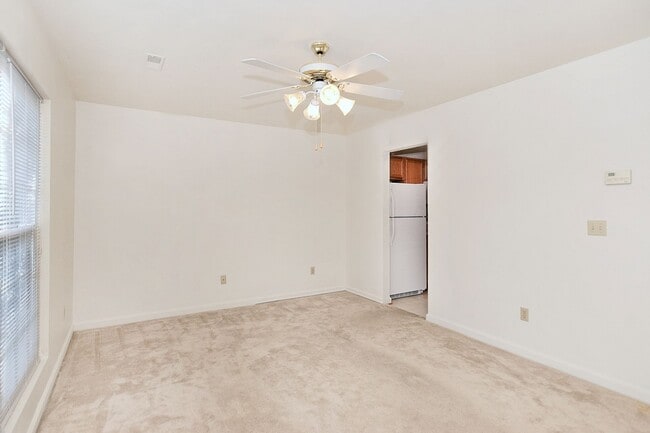 Building Photo - 119 Waterbury Ct