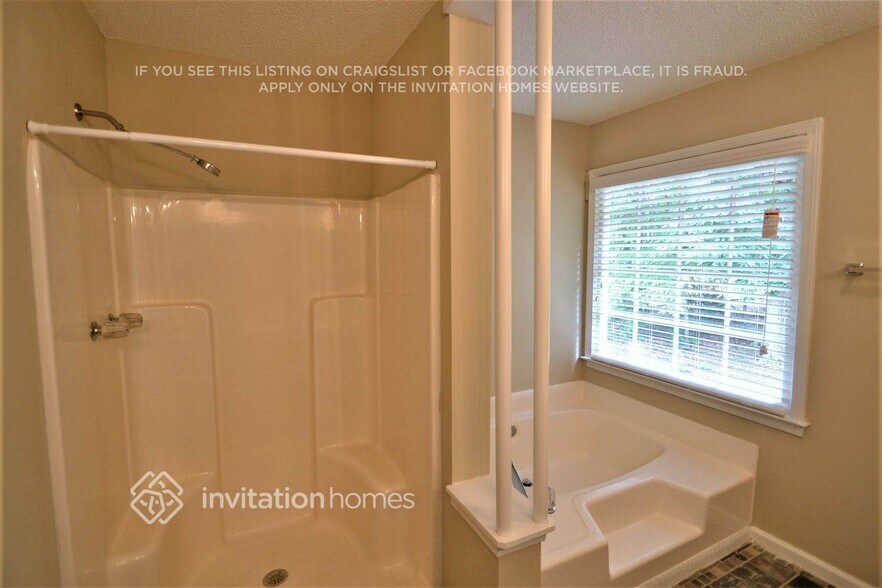 Building Photo - 6175 Golden Landing