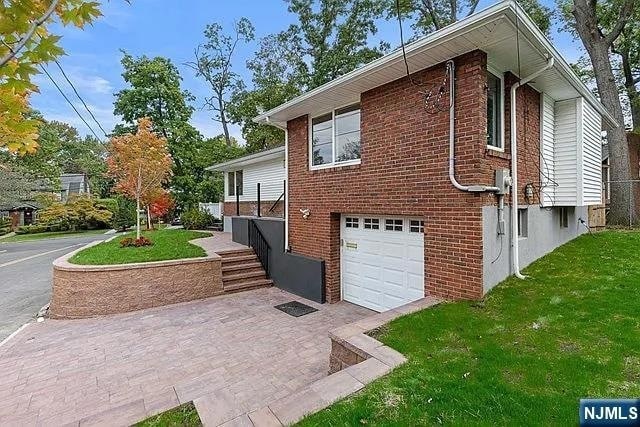 Building Photo - 24 Irving Ave