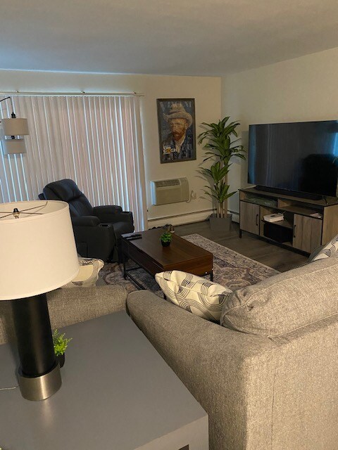 Building Photo - 7000 Sandell Ave