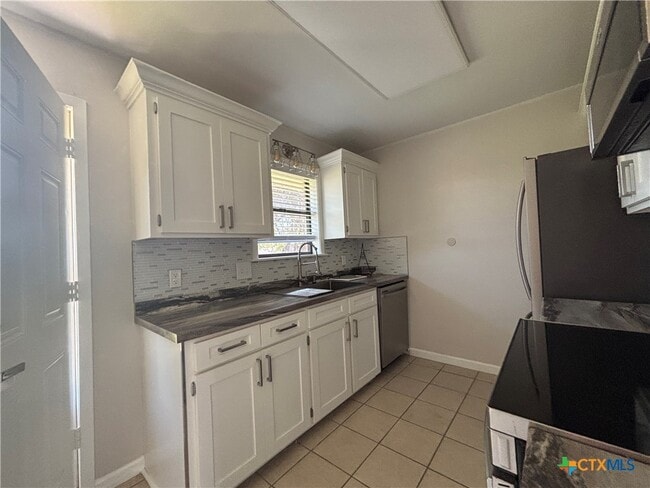 Building Photo - 105 Tangerine Dr