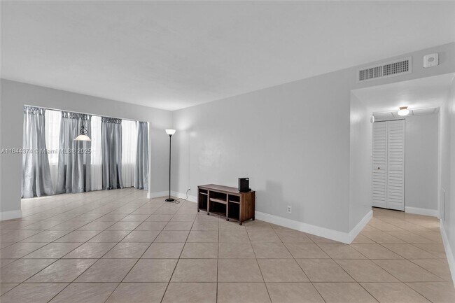 Building Photo - 6600 Cypress Rd