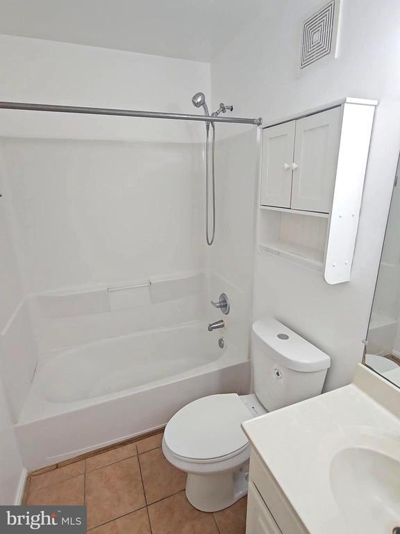 Building Photo - 19437 Rayfield Dr