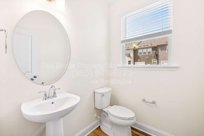 Building Photo - 1528 Cedar Tree Dr