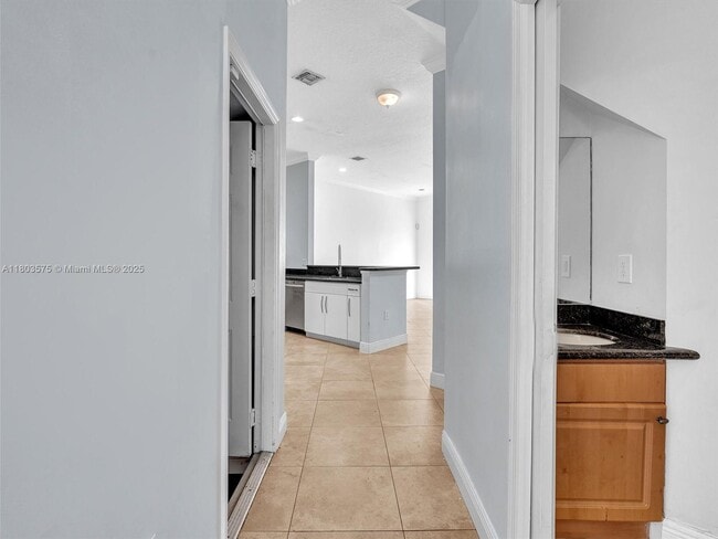 Building Photo - 2727 Treasure Cove Cir