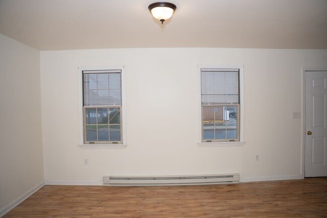 Building Photo - 53 E Summit St