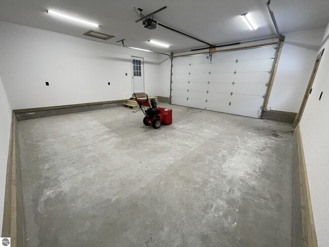 Building Photo - 9000 Kalkaska St