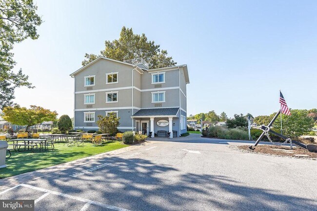 Building Photo - 4922 Lerch Dr