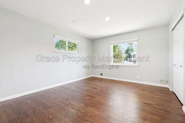 Building Photo - 3575 E Vassar Ave
