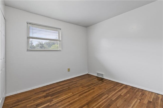 Building Photo - 117 Alpine Village Dr