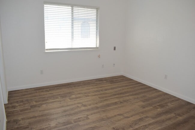 Building Photo - 8165 La Almendra Way