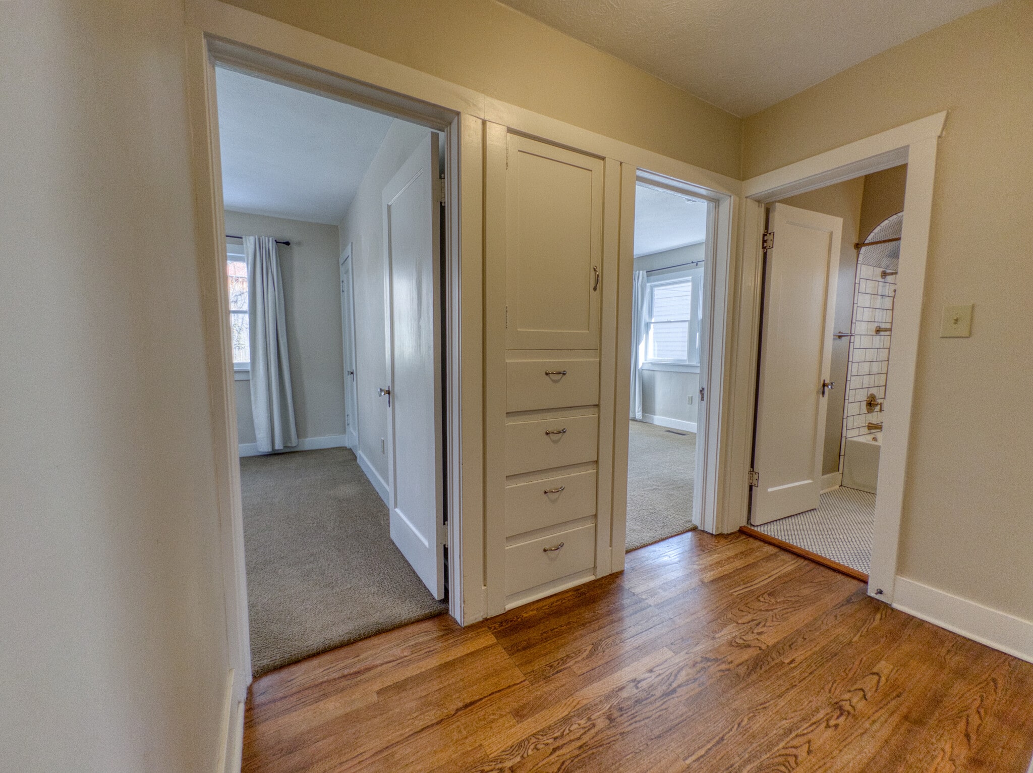 Building Photo - 483 E 8th Ave