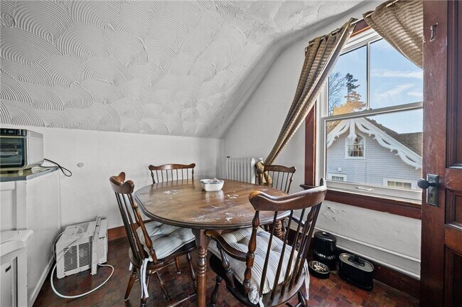 Building Photo - 350 Broadway