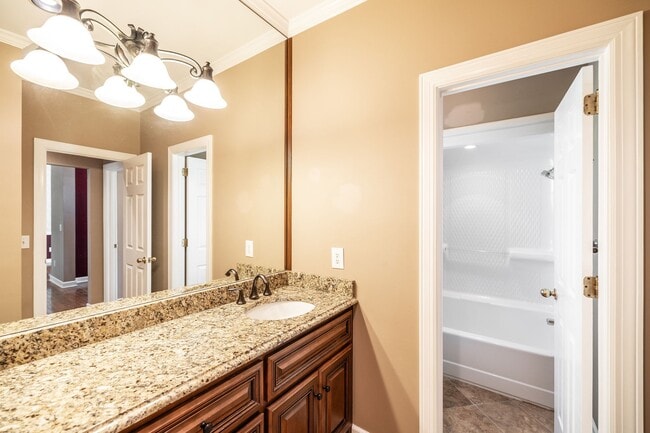 Building Photo - 150 Stonebrook Ln