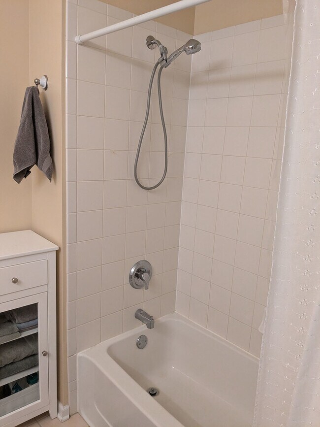 Building Photo - 470 W Mahogany Ct