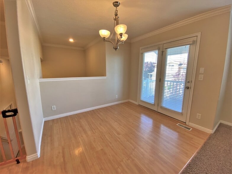 Building Photo - 1341 Alpine Loop