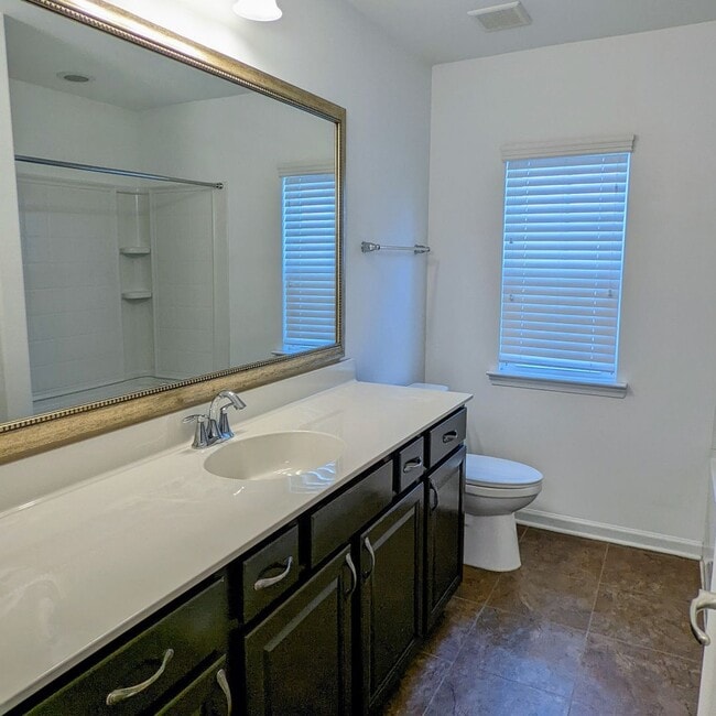 Building Photo - Beautiful 4 Bedroom Home in Palmetto Pointe