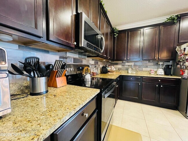 Building Photo - 15792 Bainebridge Dr