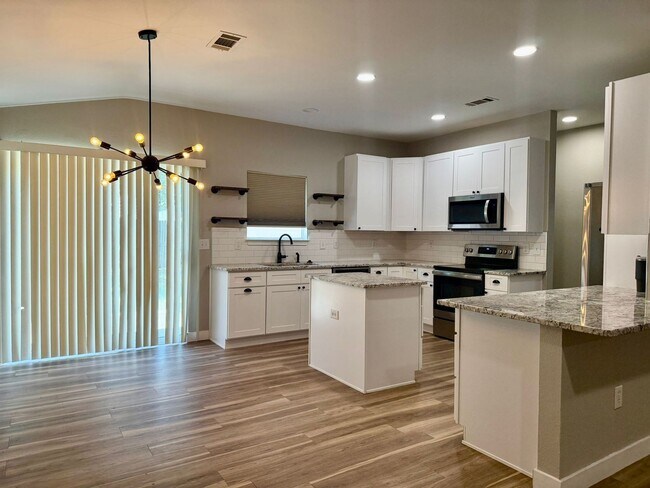 Building Photo - 1031 Bobcat Creek