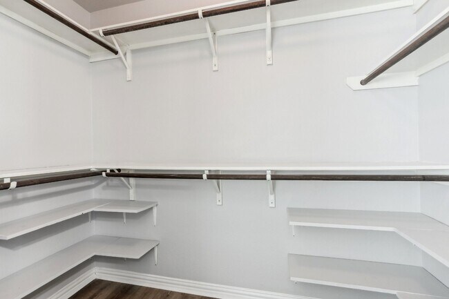 Building Photo - 1218 Rhonda Cove