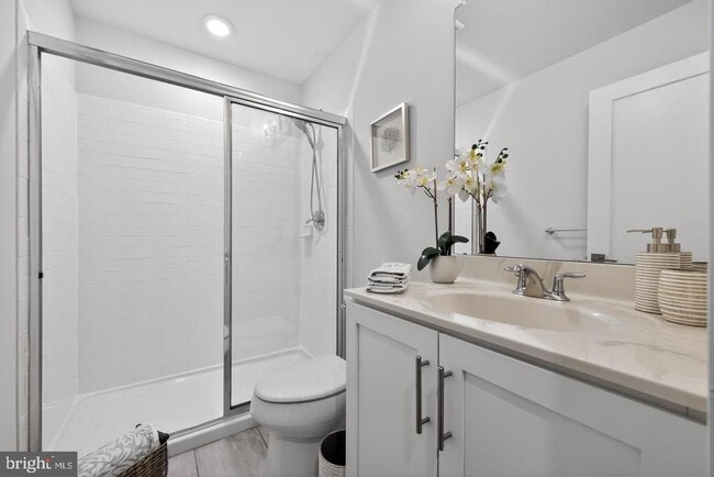 Building Photo - 11 Hedley Ln