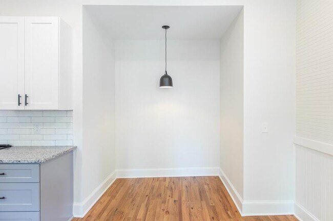 Building Photo - 208 N Guthrie Ave