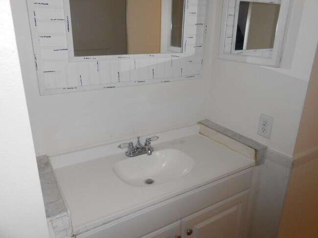 Building Photo - 6671 Bubbling Brook Dr