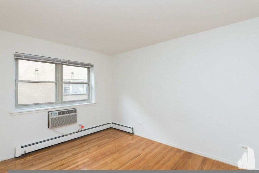 Building Photo - 6830 N Sheridan Rd