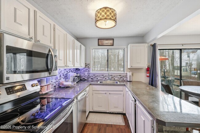 Building Photo - 1379 Winding Way