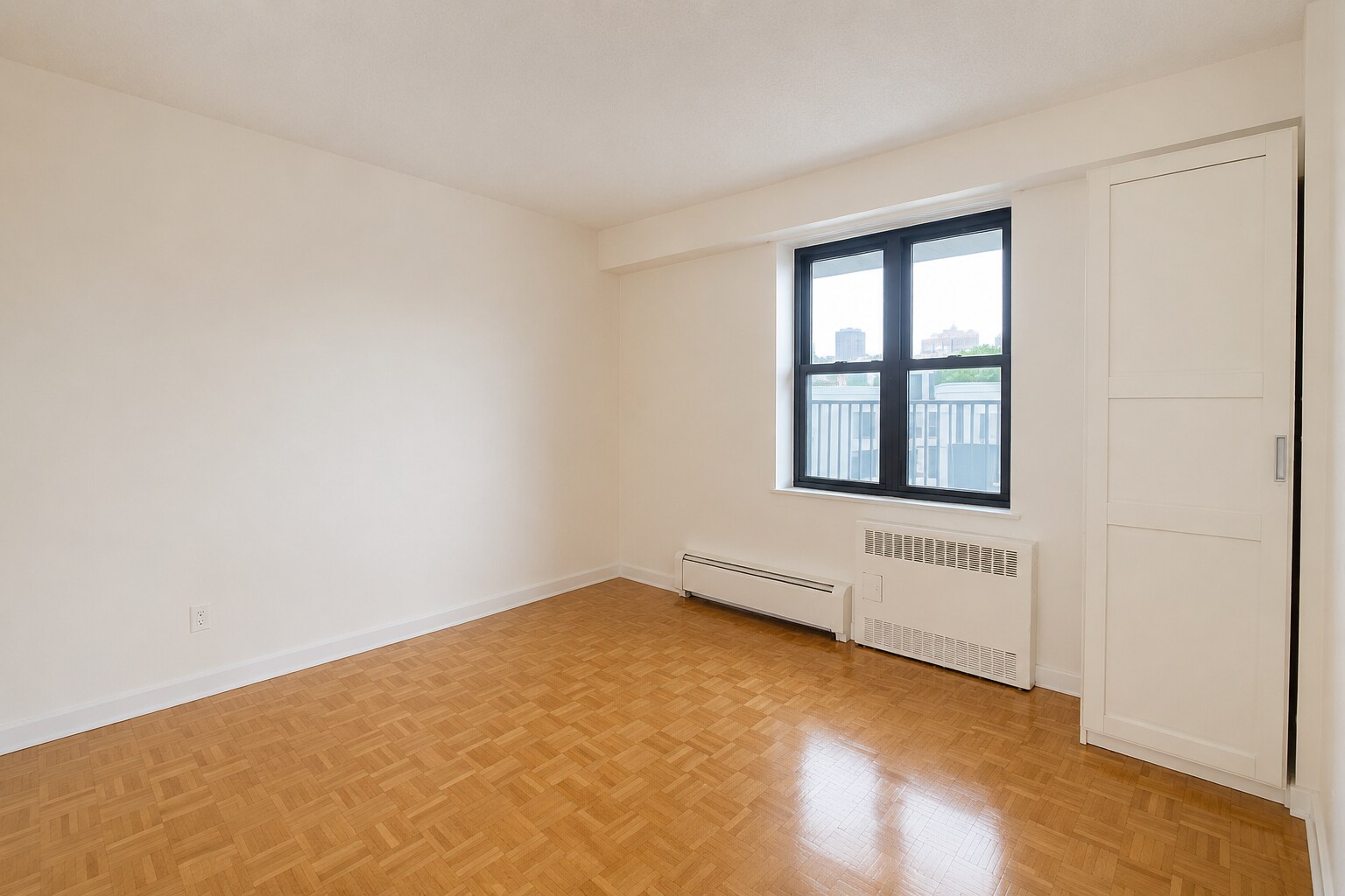 Building Photo - 302 W 98th St