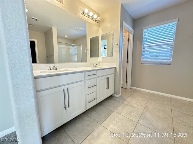 Building Photo - 117 Destiny Orch Ct