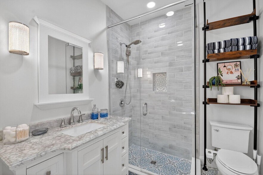 Building Photo - 1511 S Palmway