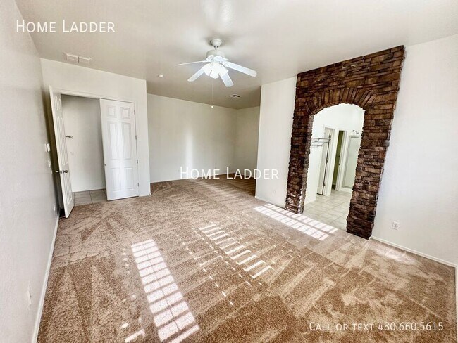 Building Photo - 6822 S 55th Ln