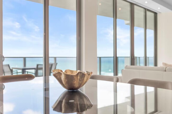 Building Photo - 3100 N Ocean Dr