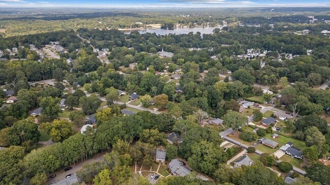 Building Photo - 541 N White St