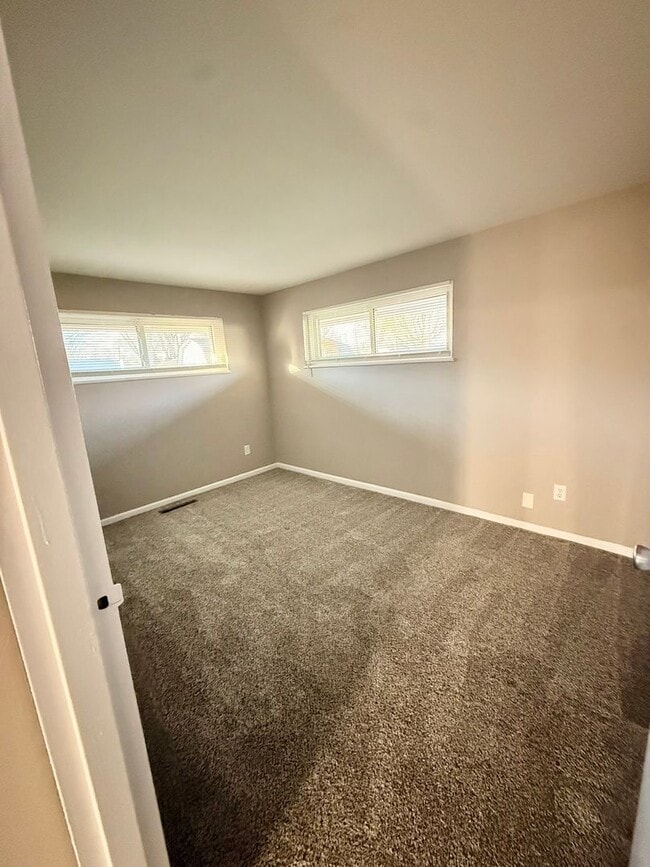 Building Photo - 5137 Mays Ave