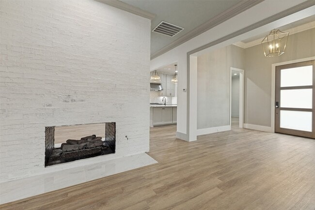 Building Photo - 6030 Steamboat Dr