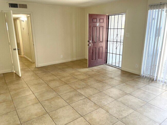 Building Photo - 3351 Brussels St