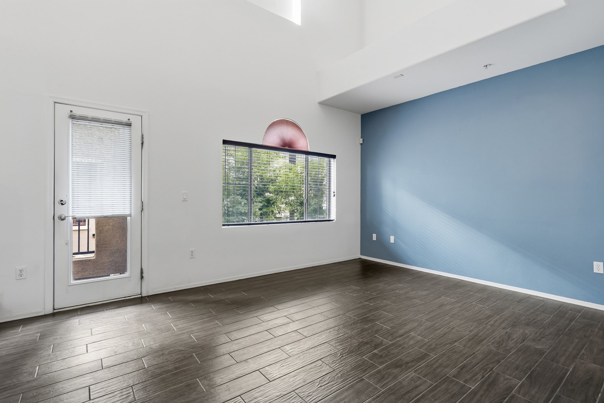 Building Photo - 2150 W Alameda Rd