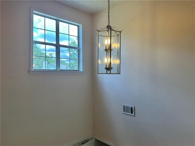 Building Photo - 665 Walnut Creek Dr NW