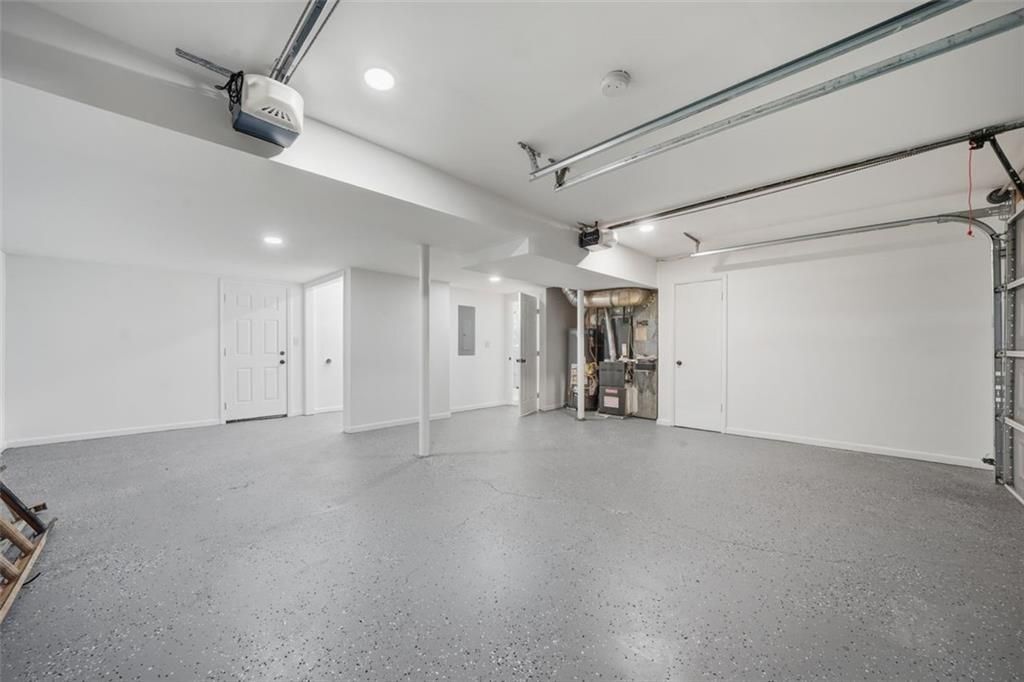 Building Photo - 3920 Wedgefield Cir