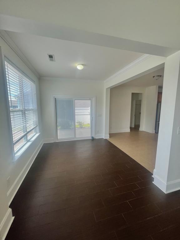 Building Photo - 425 Tiburon Dr