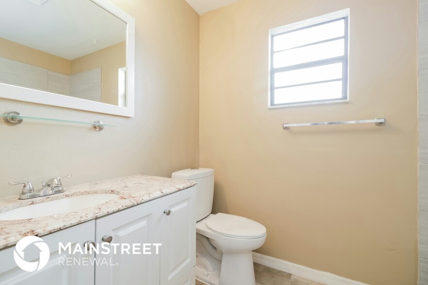 Building Photo - 5960 Homestead Ave