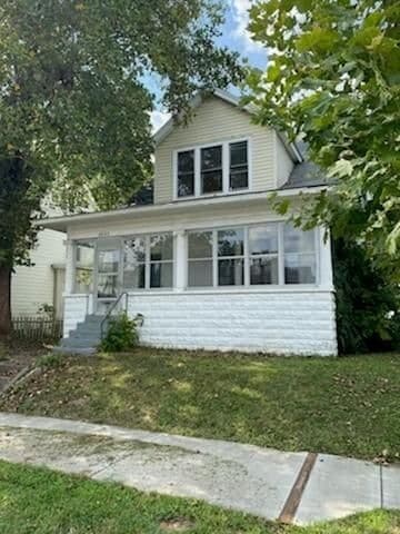 Building Photo - 2023 E Oak St