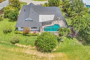 Building Photo - 5706 Guava Dr