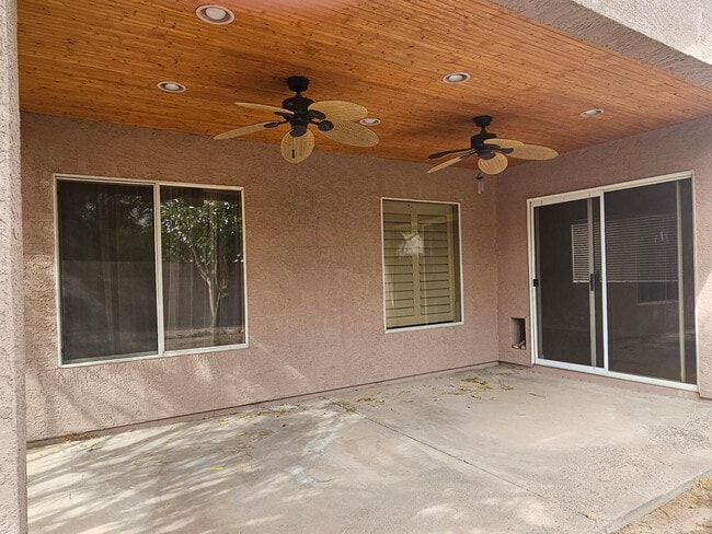 Building Photo - 1867 E Brentrup Dr