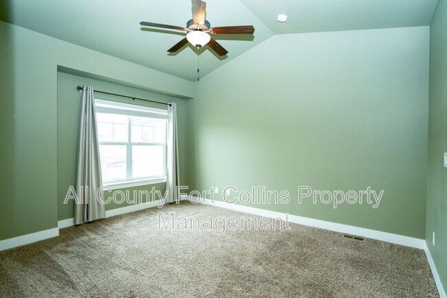 Building Photo - 5020 Cinquefoil Ln