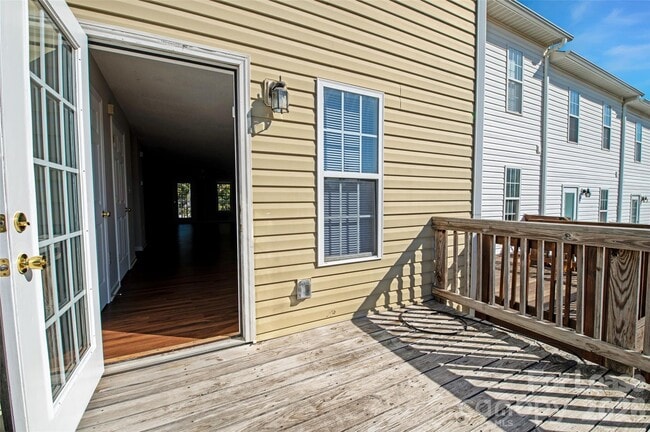 Building Photo - 118 Steam Engine Dr